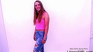 18yo Babe fucks with fake agent at photoshoot