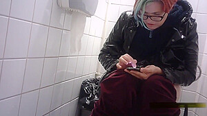Teen Toilet spycam